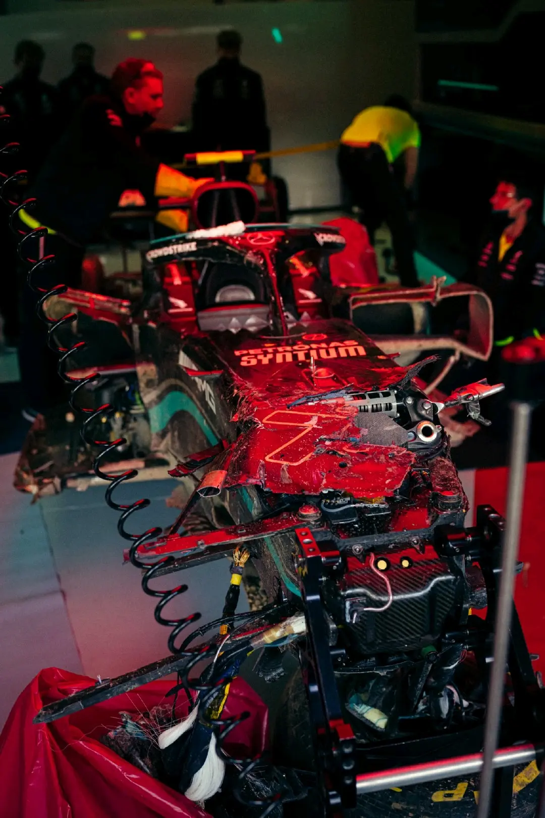 威廉姆斯逆转雷诺车队,拉塞尔扛起全队 威廉姆斯逆转雷诺车队,拉塞尔扛起全队