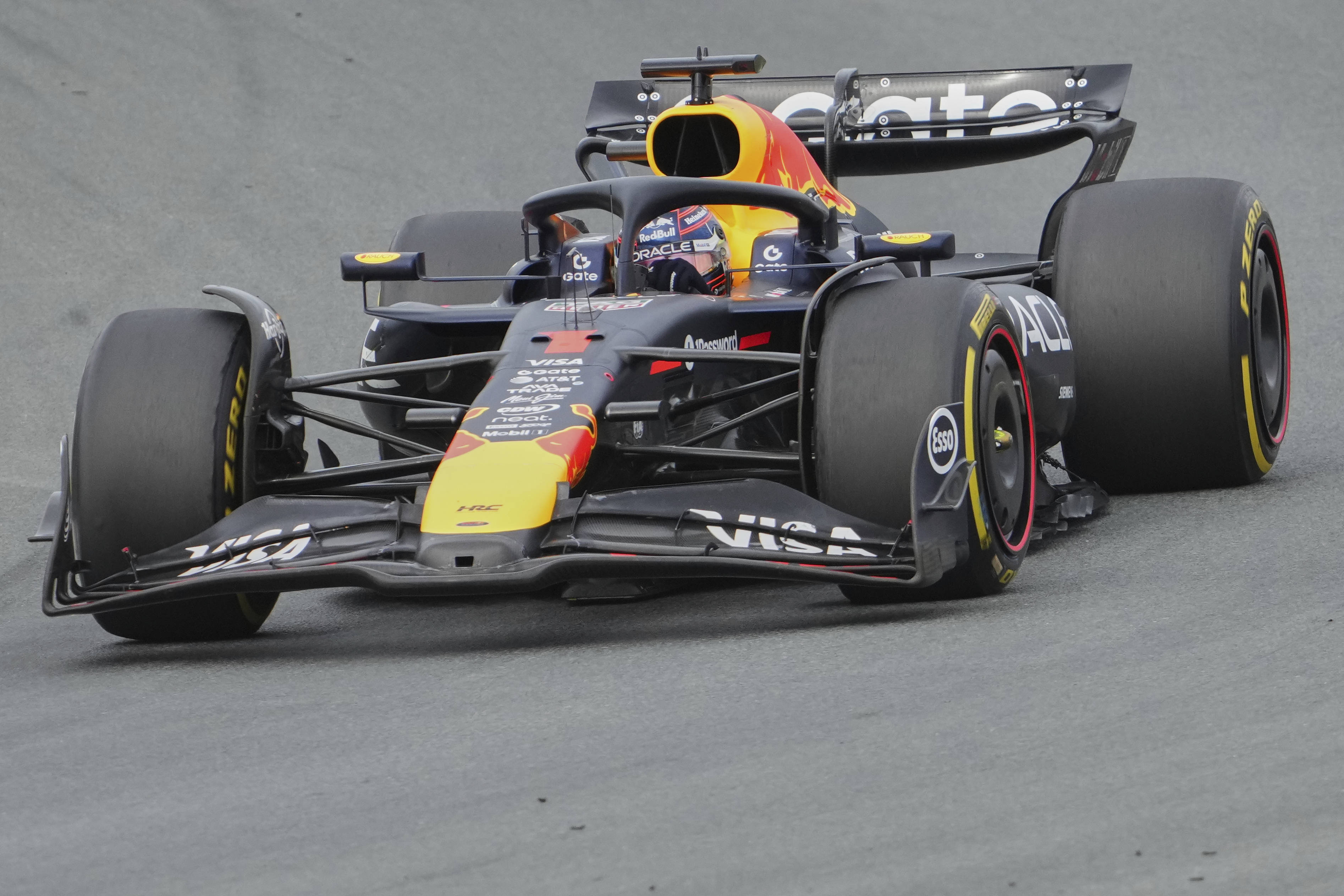 迈凯伦力克红牛二队，周冠宇高光表现