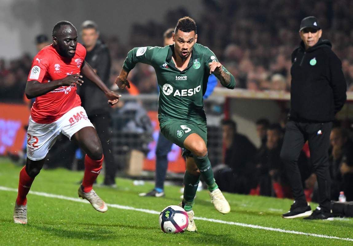 尼斯惨败,法国联赛形势日益严峻 尼斯惨败,法国联赛形势日益严峻