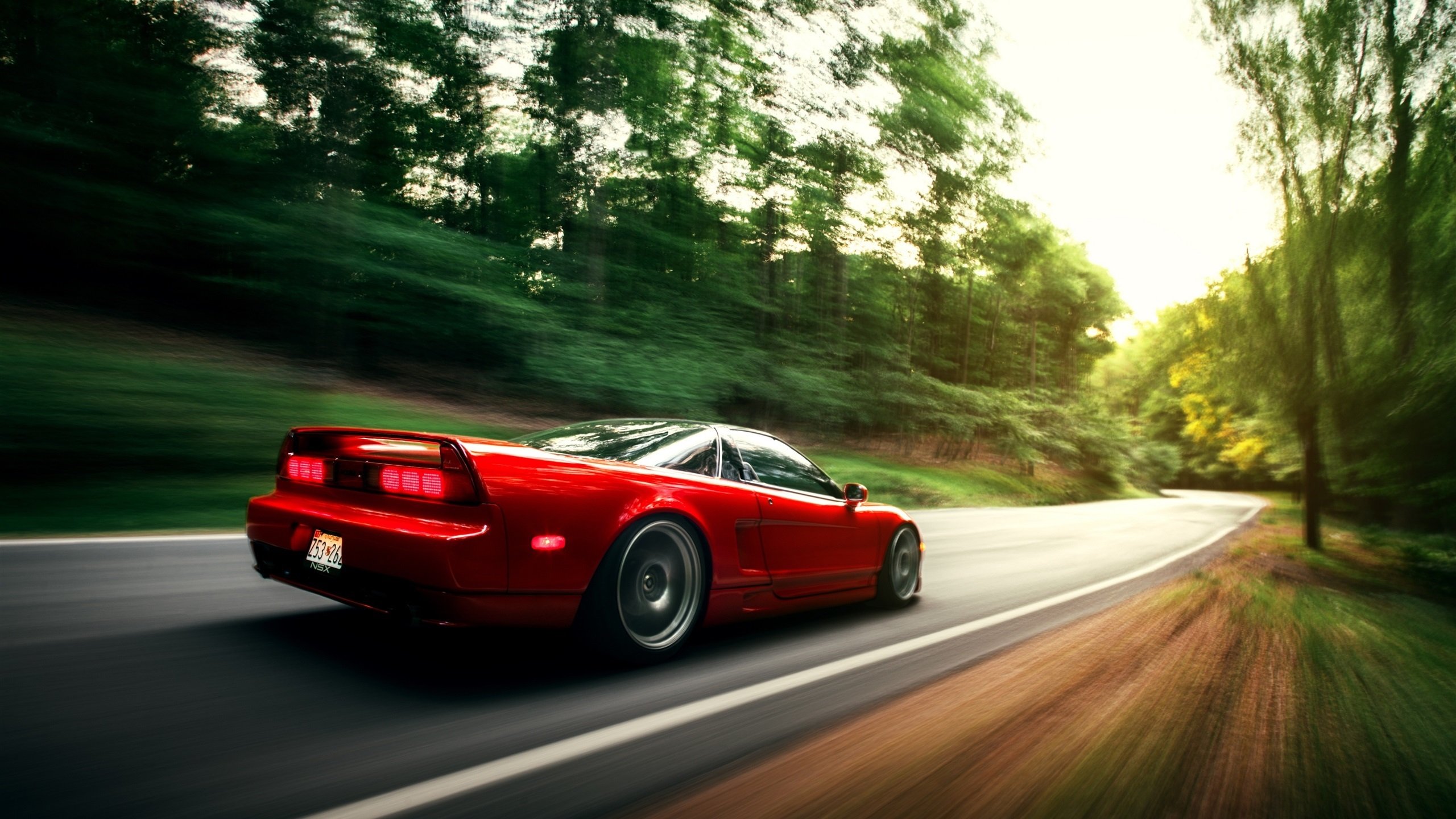 欧冠之夜,阿拉巴的孤岛防线与巴萨的钢铁突围—当阿尔及利亚铁血遇上诺坎普魔法