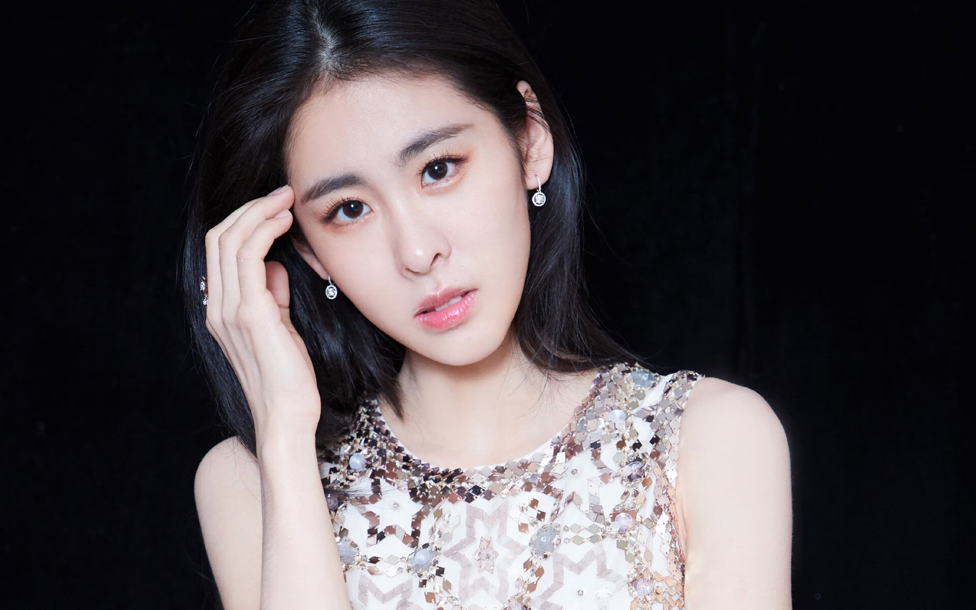 全球篮球版图裂变，辽宁队战术压制快船的秩序裂痕