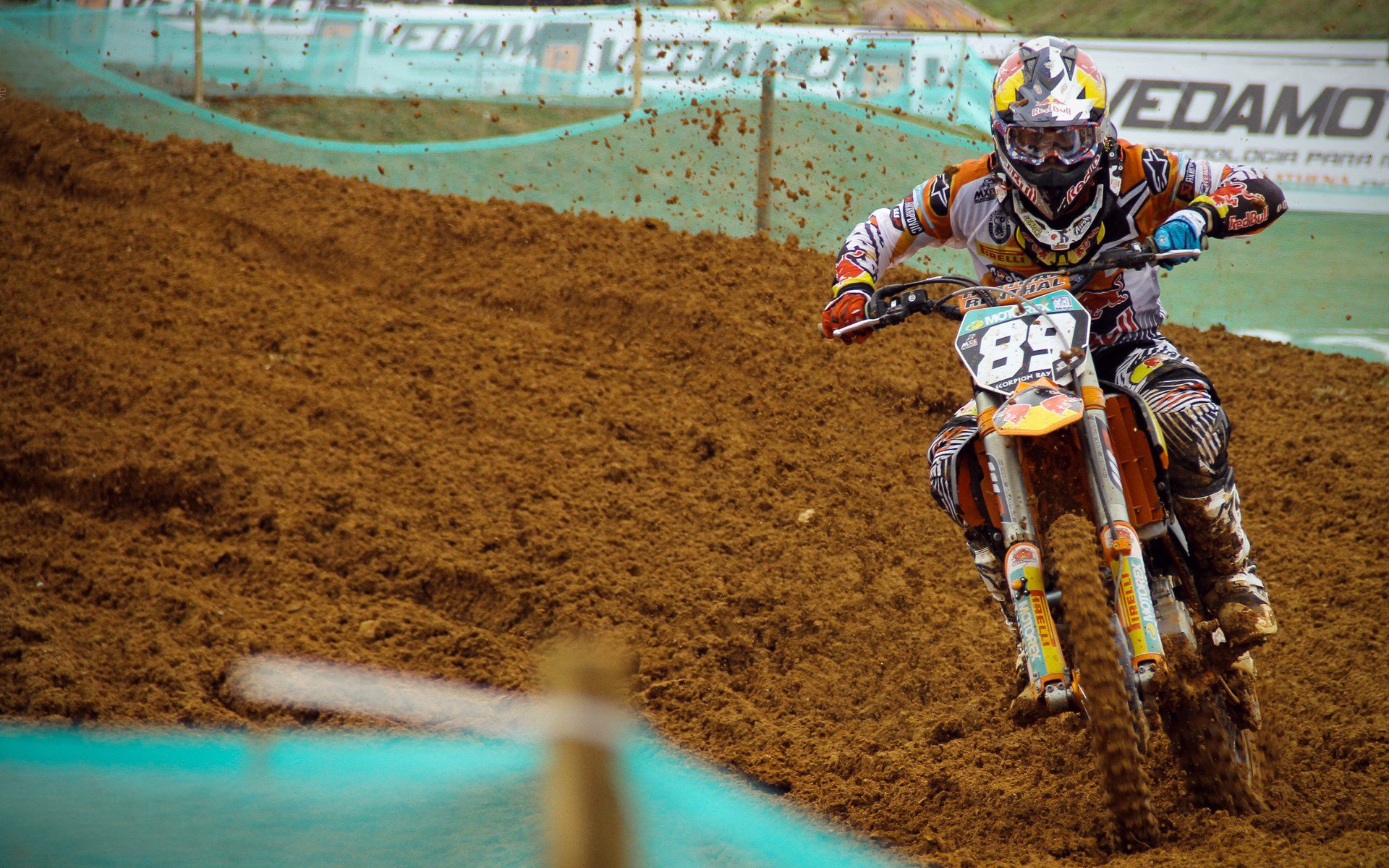 手术刀与铁血，阿坎吉的个人战争如何肢解蓝鹰